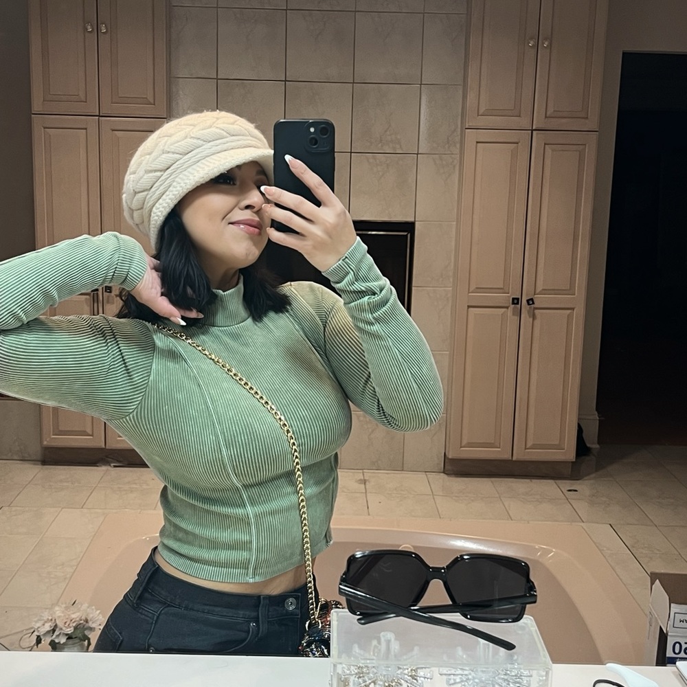 Meet your Posher, Fatima